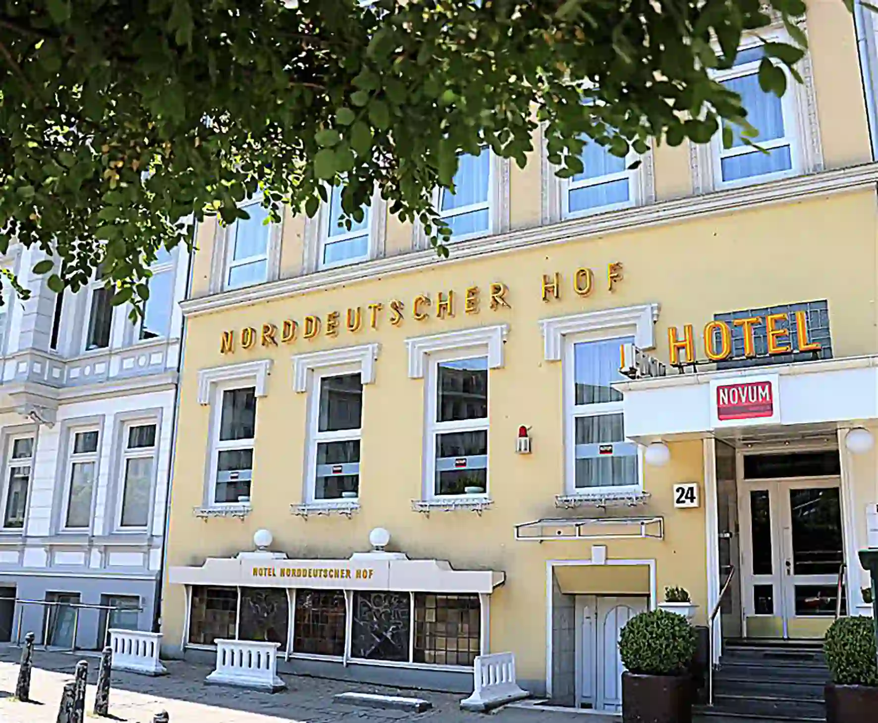 Novum Hotel Hamburg Exterior